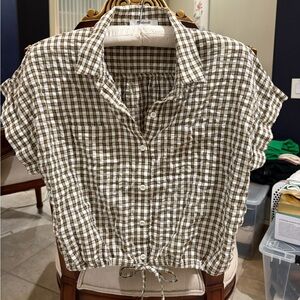 Women cropped drawstring waist button down